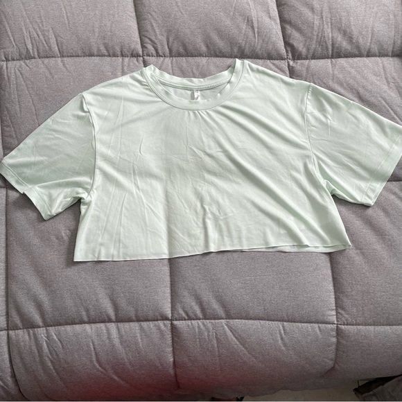 Fabletics Mint Green Cropped Tee - Medium - Picture 2 of 7